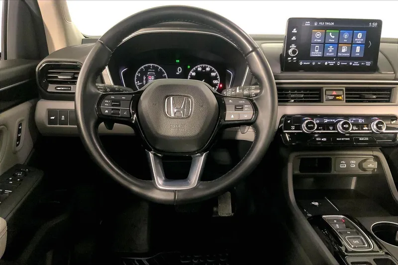 2025 Honda Pilot — detail view