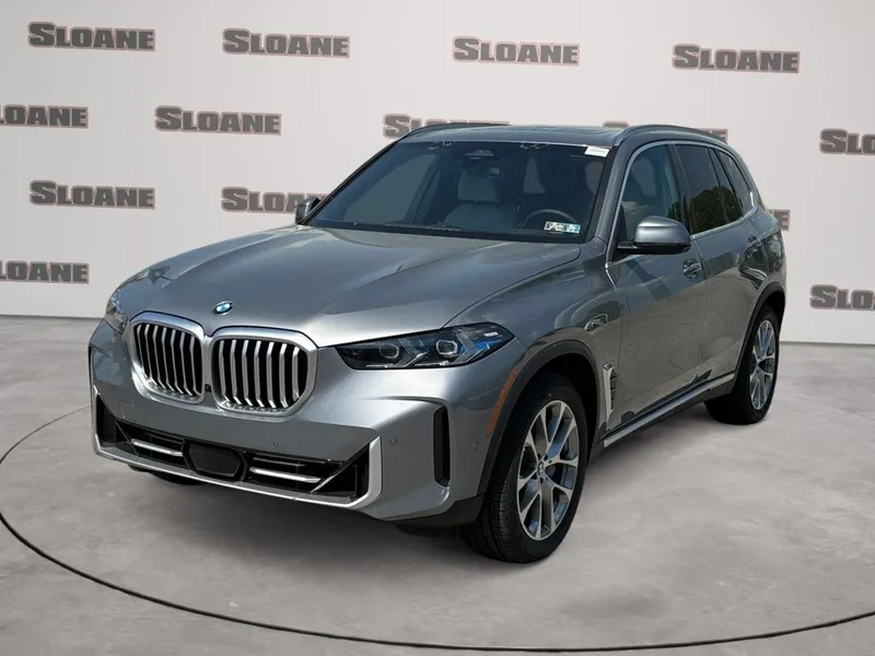 2026 BMW X5 xDrive40i in Skyscraper Grey Metallic — front three-quarter view