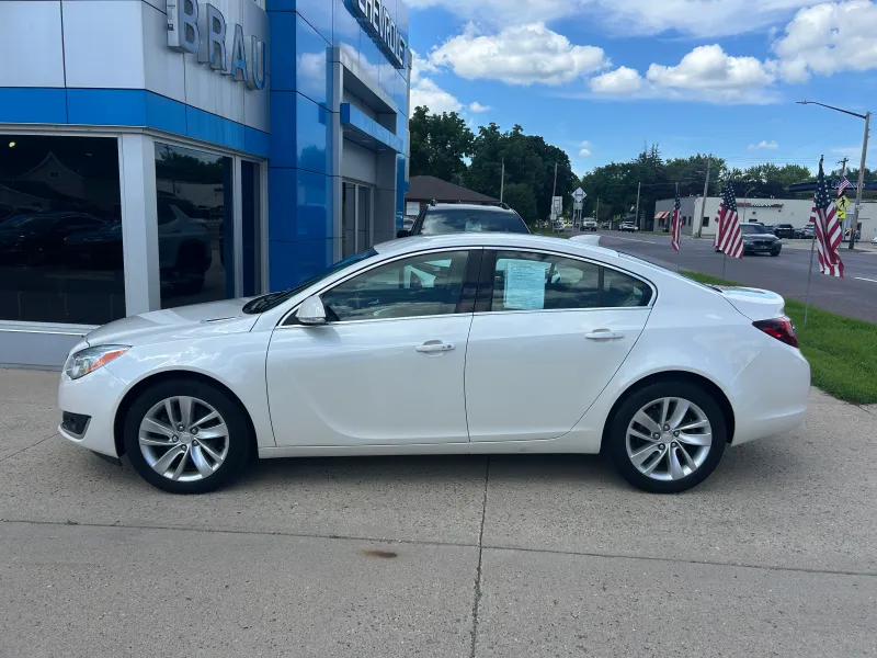 2015 Buick Regal Premium I — front three-quarter view