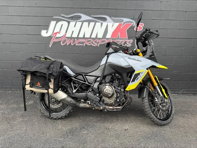 2023 Suzuki V-Strom 800DE — front three-quarter view