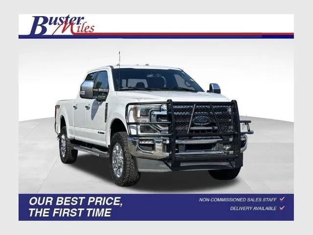 2022 Ford F-250SD Lariat Ultimate in Oxford White — front three-quarter view