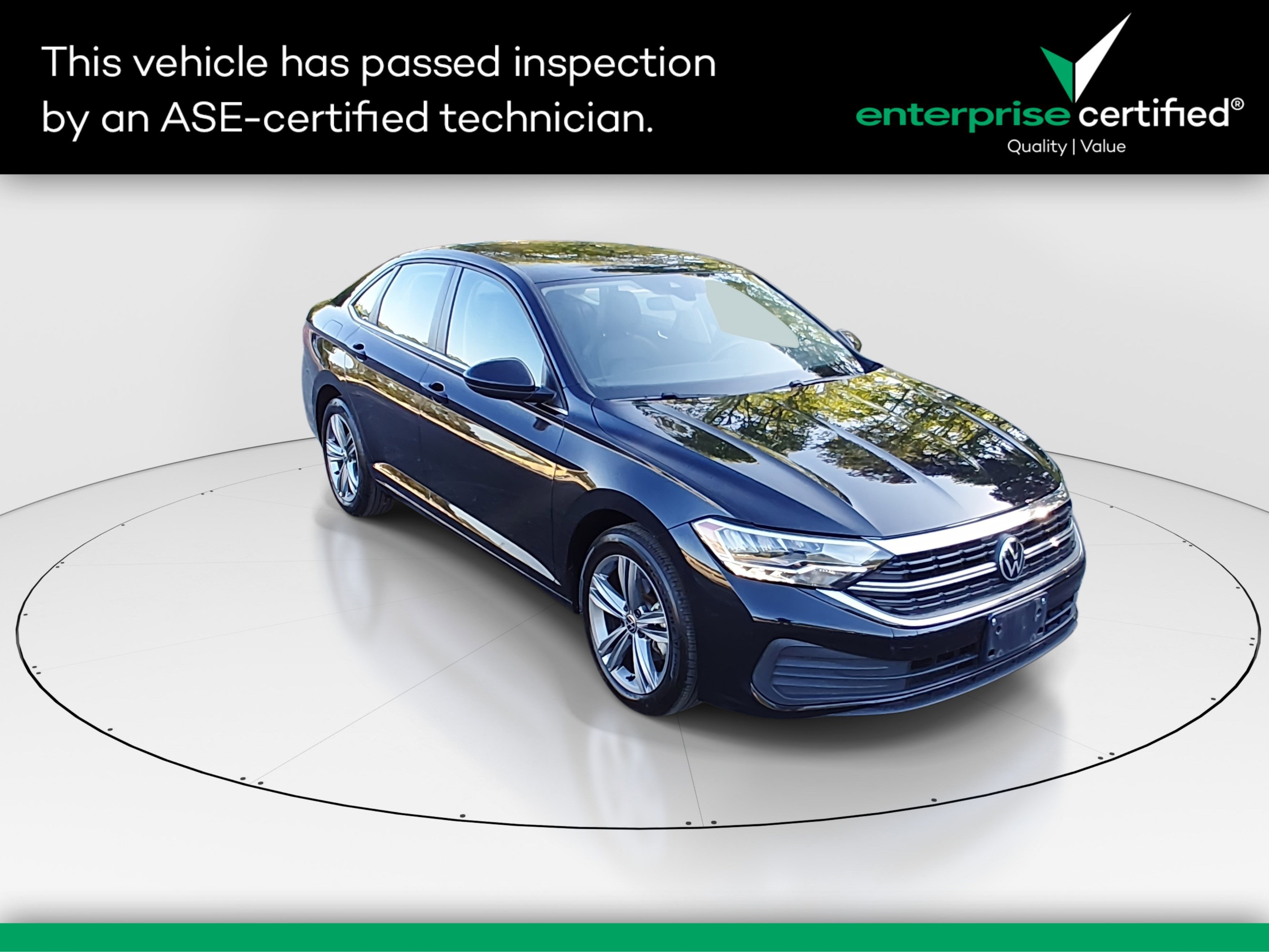 2024 Volkswagen Jetta SE Auto — front three-quarter view