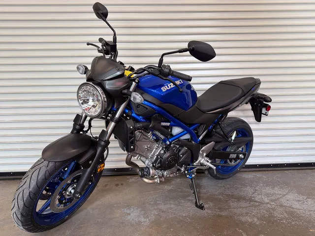2026 Suzuki SV650 ABS — front three-quarter view