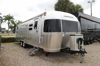 2026 Airstream Globetrotter 30RB