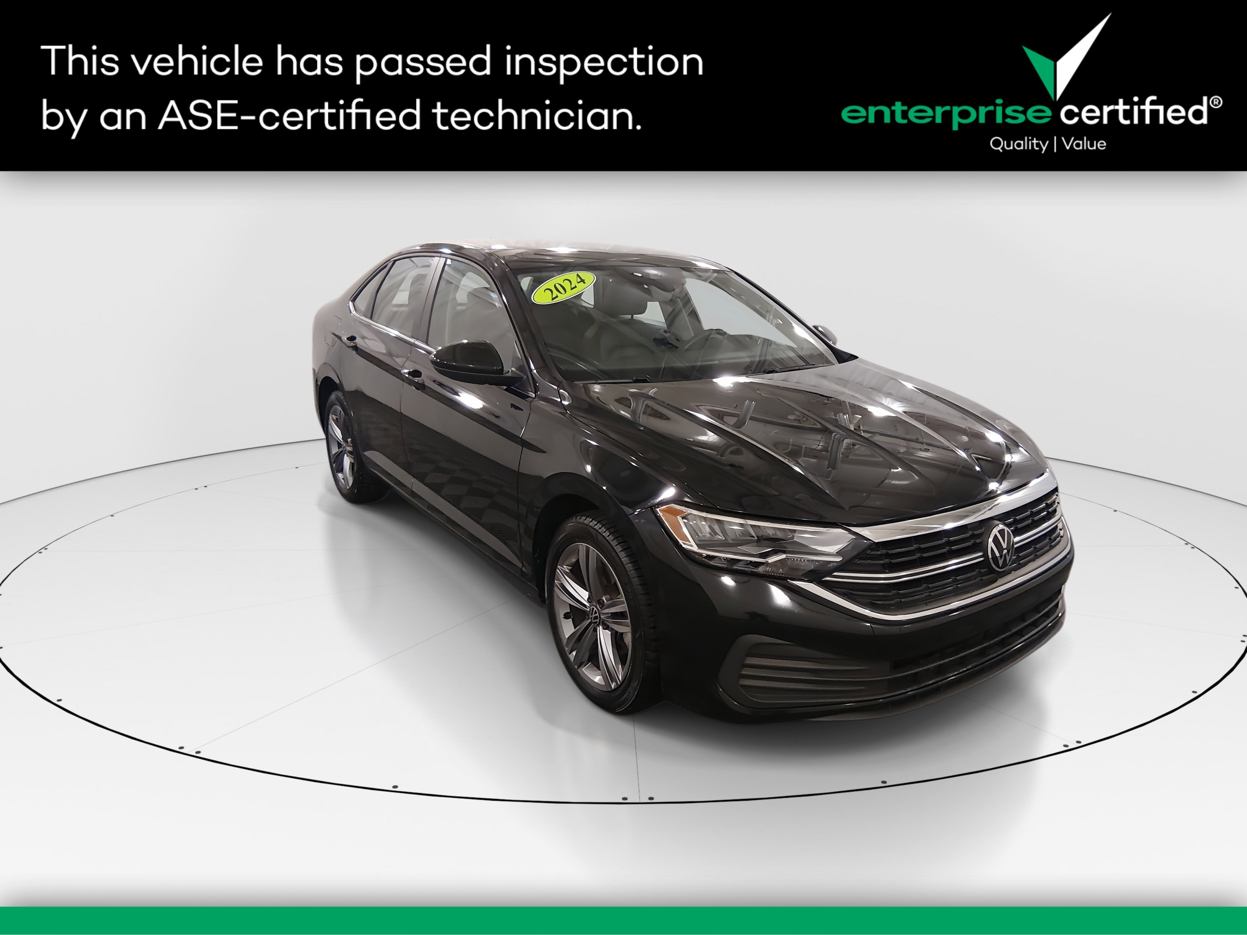 2024 Volkswagen Jetta SE Auto — front three-quarter view