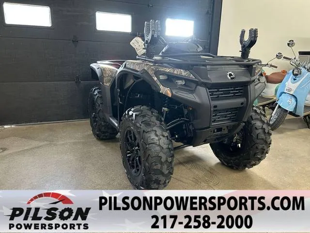 2025 Can-Am® Outlander DPS 700 — front three-quarter view