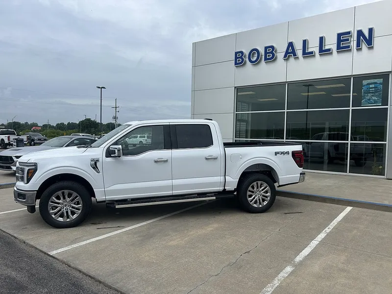 2026 Ford F-150 LARIAT in Oxford White — front three-quarter view