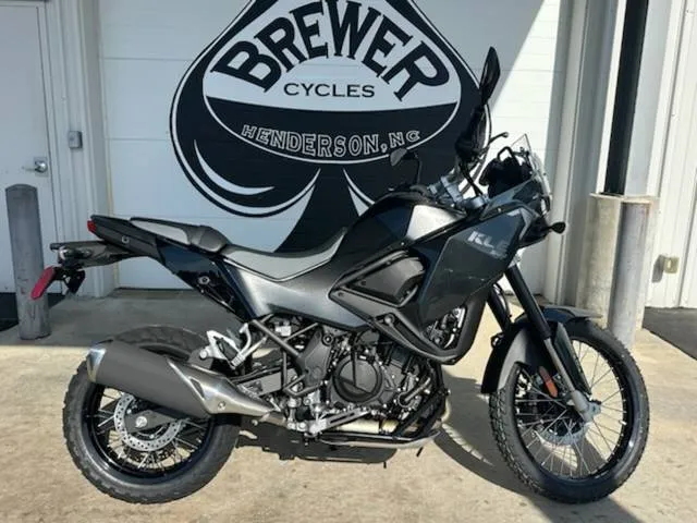2026 Kawasaki KLE®500 ABS — front three-quarter view