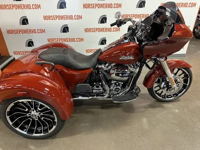 2024 Harley-Davidson® FLTRT - Road Glide® 3 — front three-quarter view