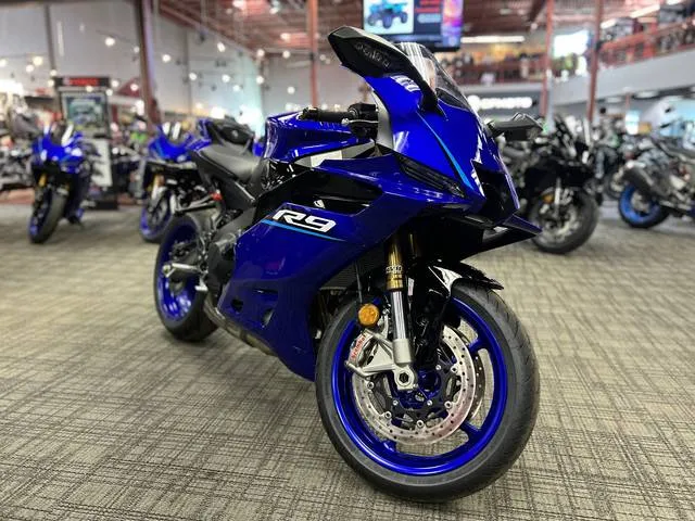 2026 Yamaha YZF-R9 — front three-quarter view