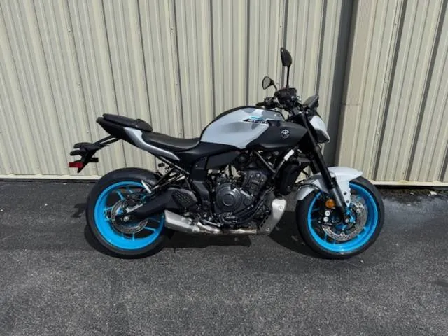 2026 Yamaha MT-07 — front three-quarter view