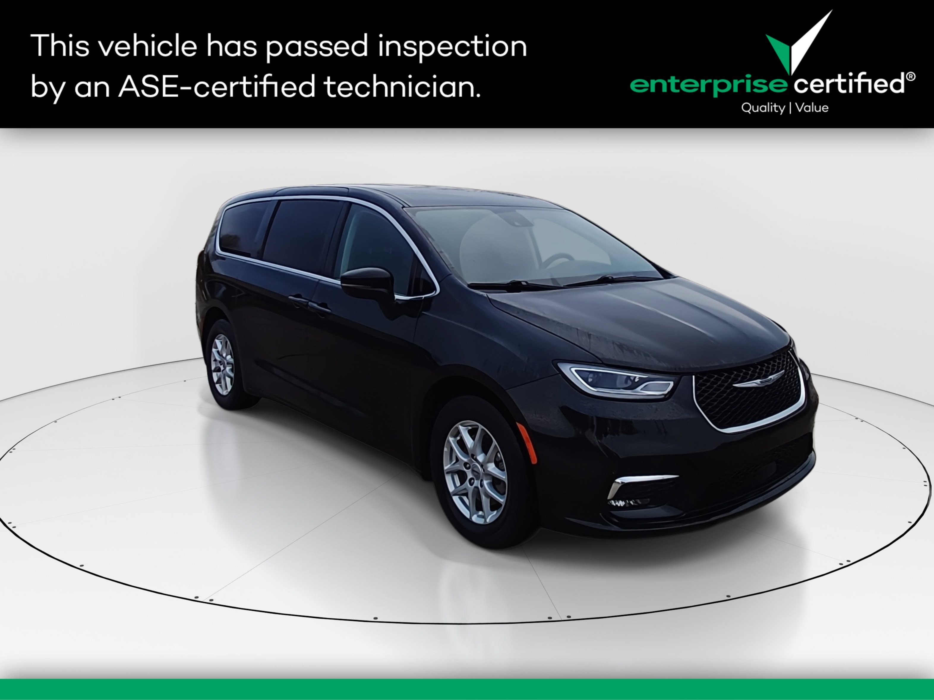 2023 Chrysler Pacifica Touring L FWD — front three-quarter view