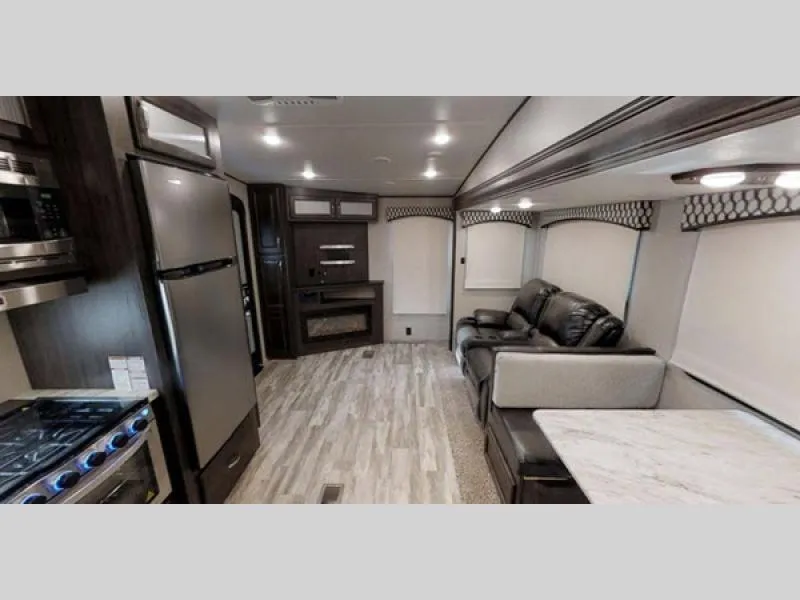 2020 Shasta RVs Phoenix Lite — front three-quarter view