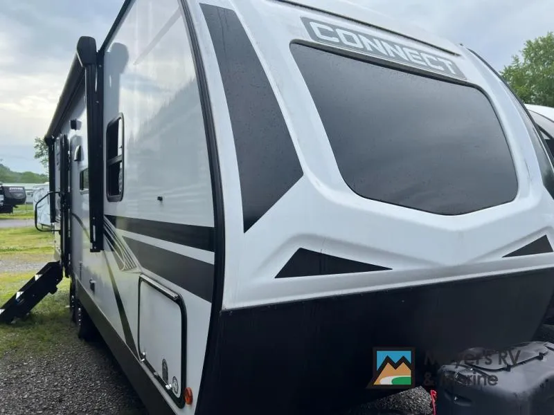 2022 KZ Connect C251BHK — front three-quarter view