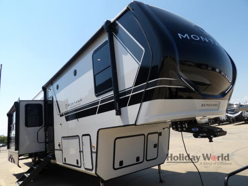 2026 Keystone Montana High Country — front three-quarter view