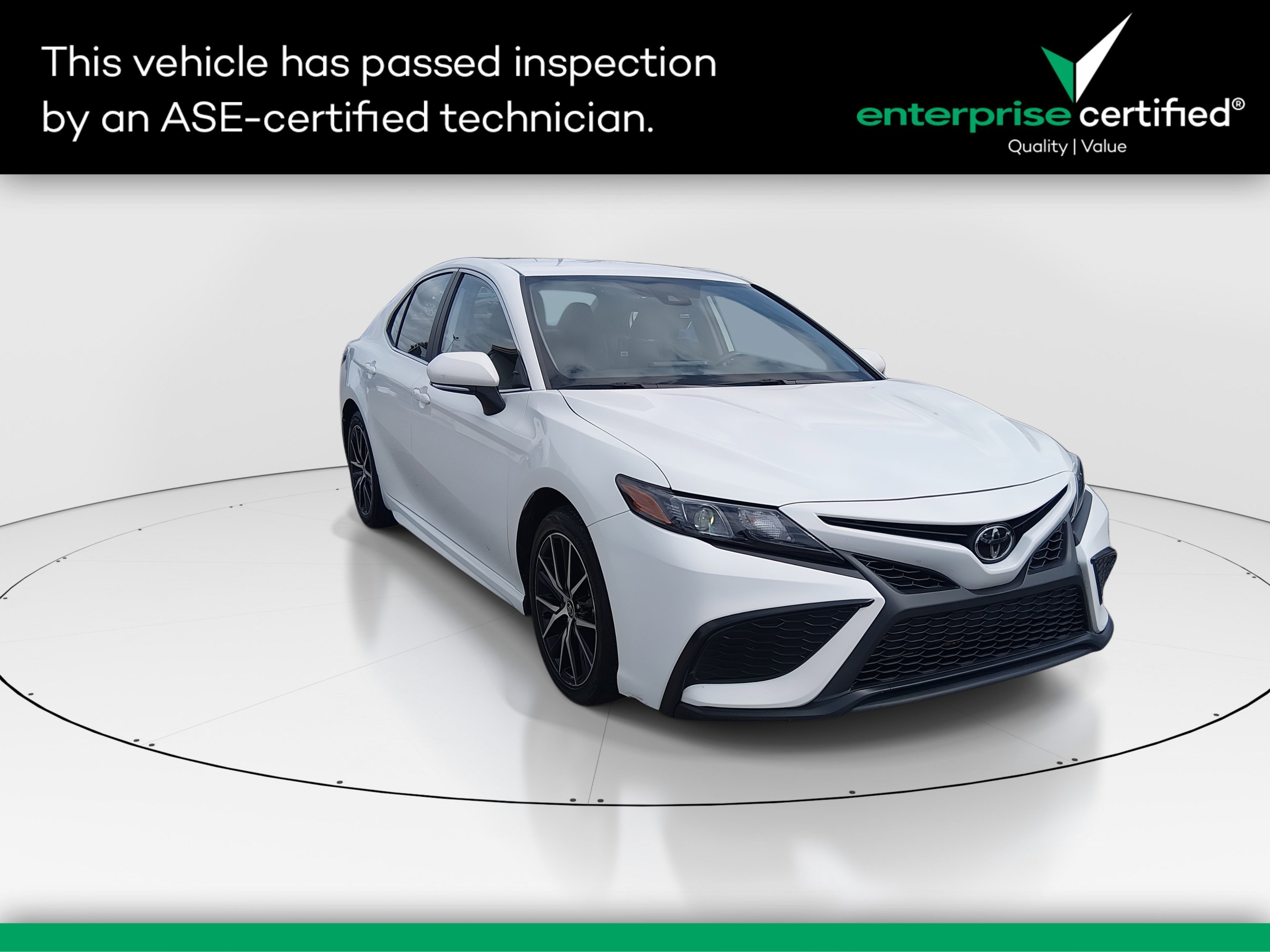 2024 Toyota Camry SE Auto — front three-quarter view