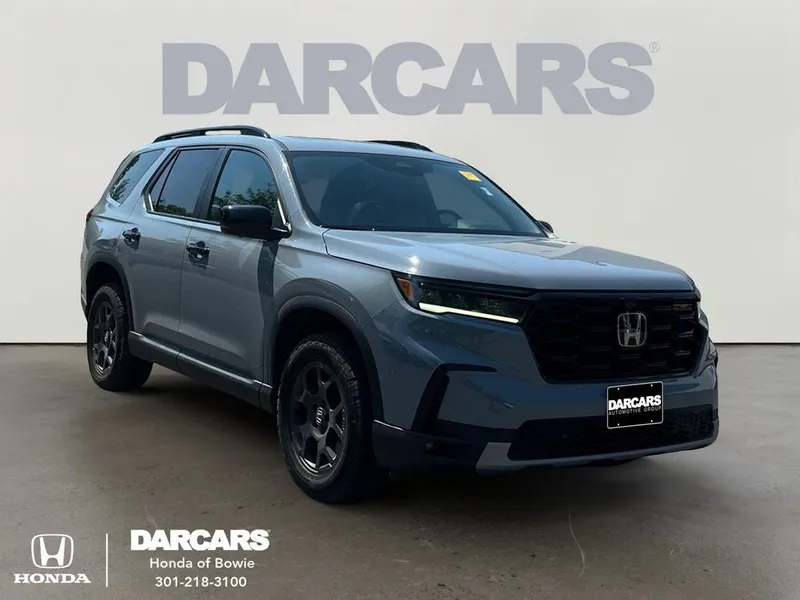 2024 Honda Pilot TrailSport in Sonic Gray Pearl — front three-quarter view