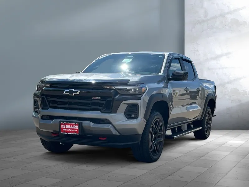 2024 Chevrolet Colorado — front three-quarter view