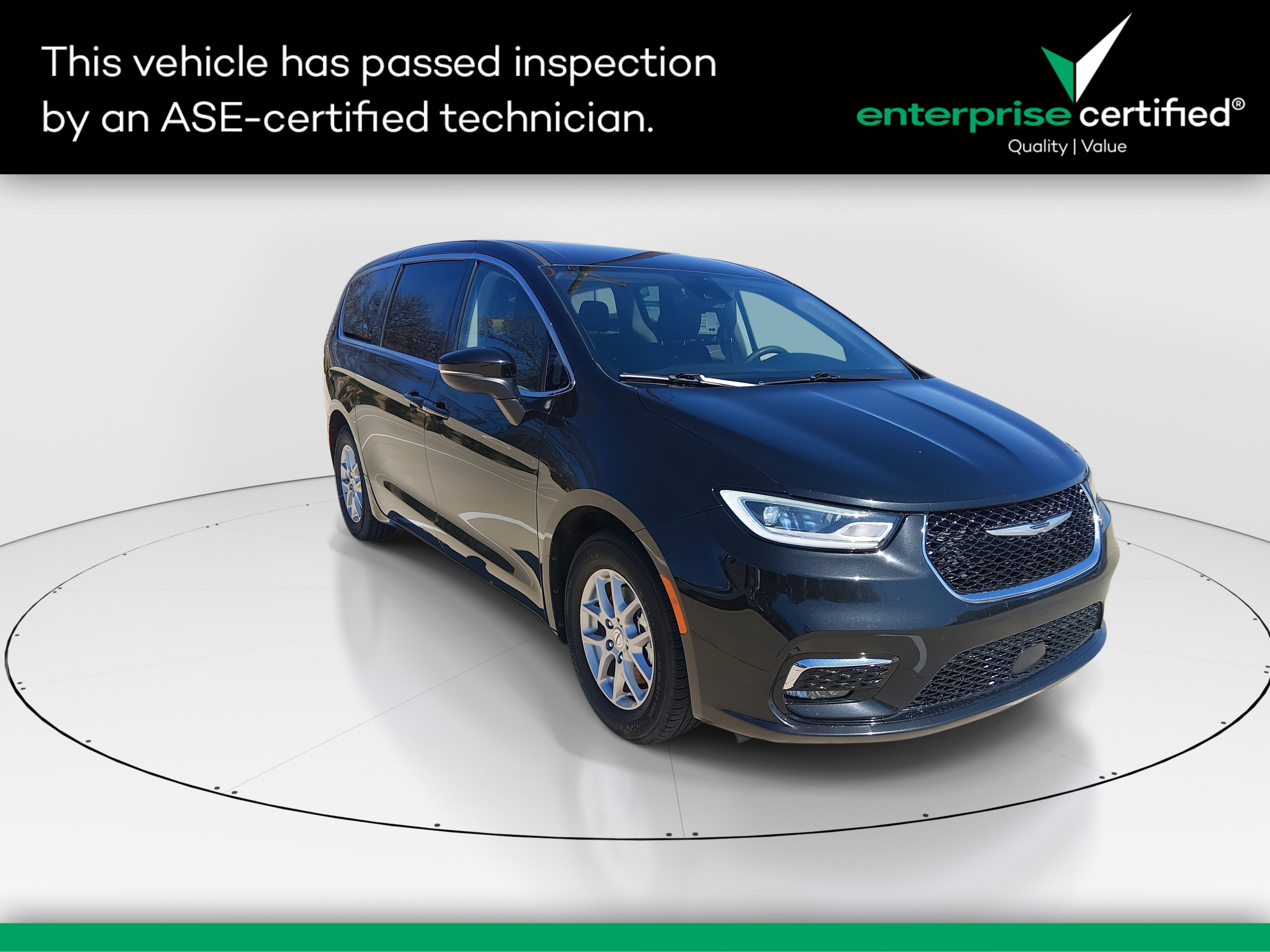 2023 Chrysler Pacifica Touring L FWD — front three-quarter view