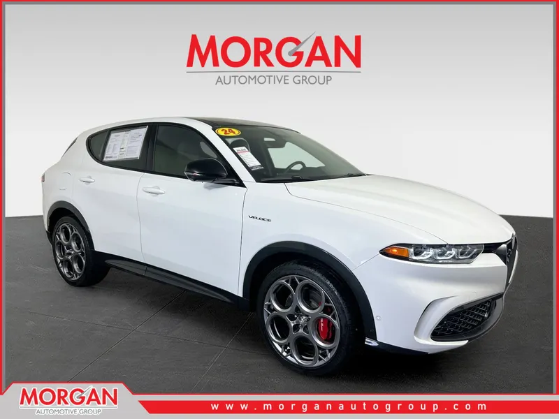 2024 Alfa Romeo Tonale Veloce in Alfa White — front three-quarter view