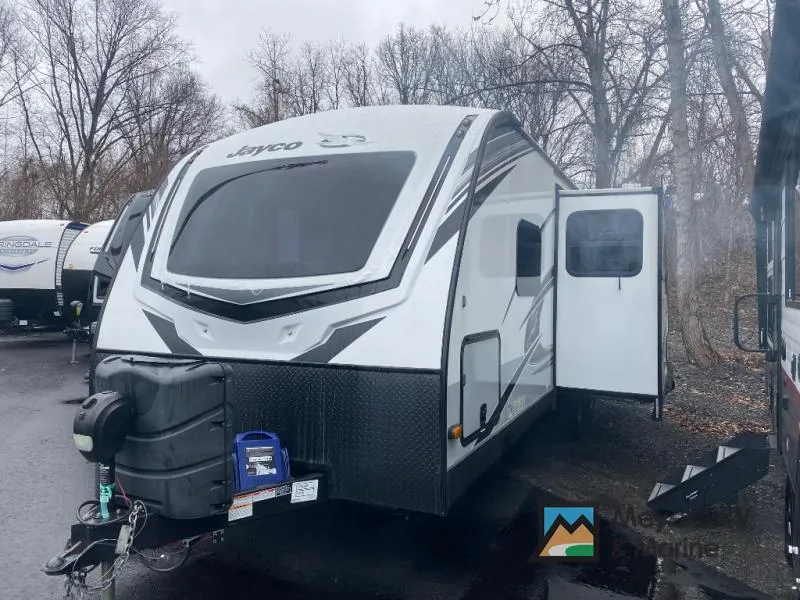 2022 Jayco White Hawk 27RB — front three-quarter view