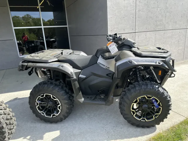 2026 Can-Am® Outlander XT 850 — front three-quarter view