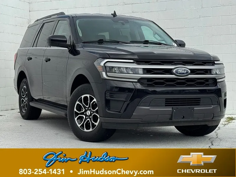 2024 Ford Expedition XLT in Black Metallic — front three-quarter view