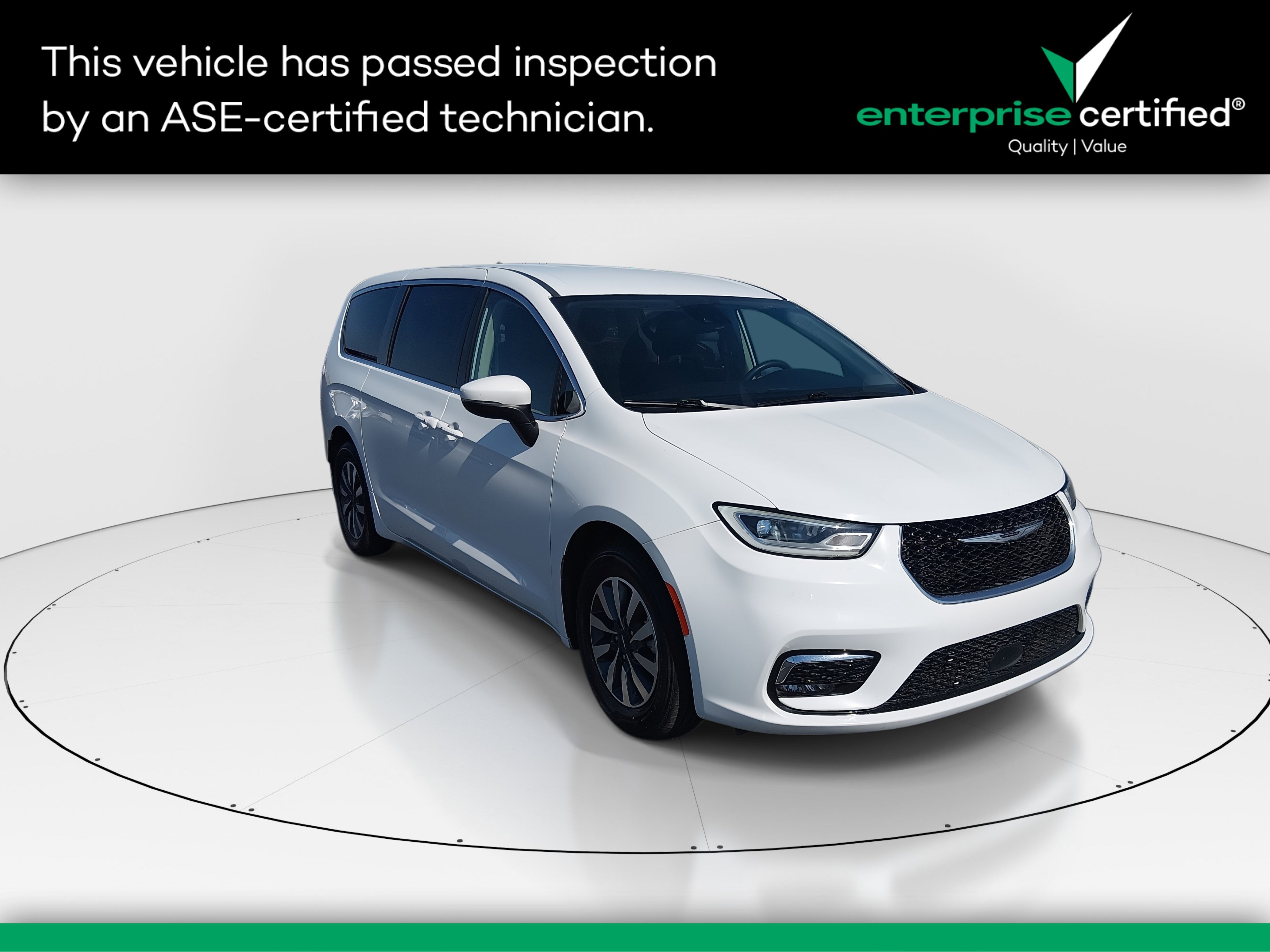 2023 Chrysler Pacifica Hybrid Touring L FWD — front three-quarter view
