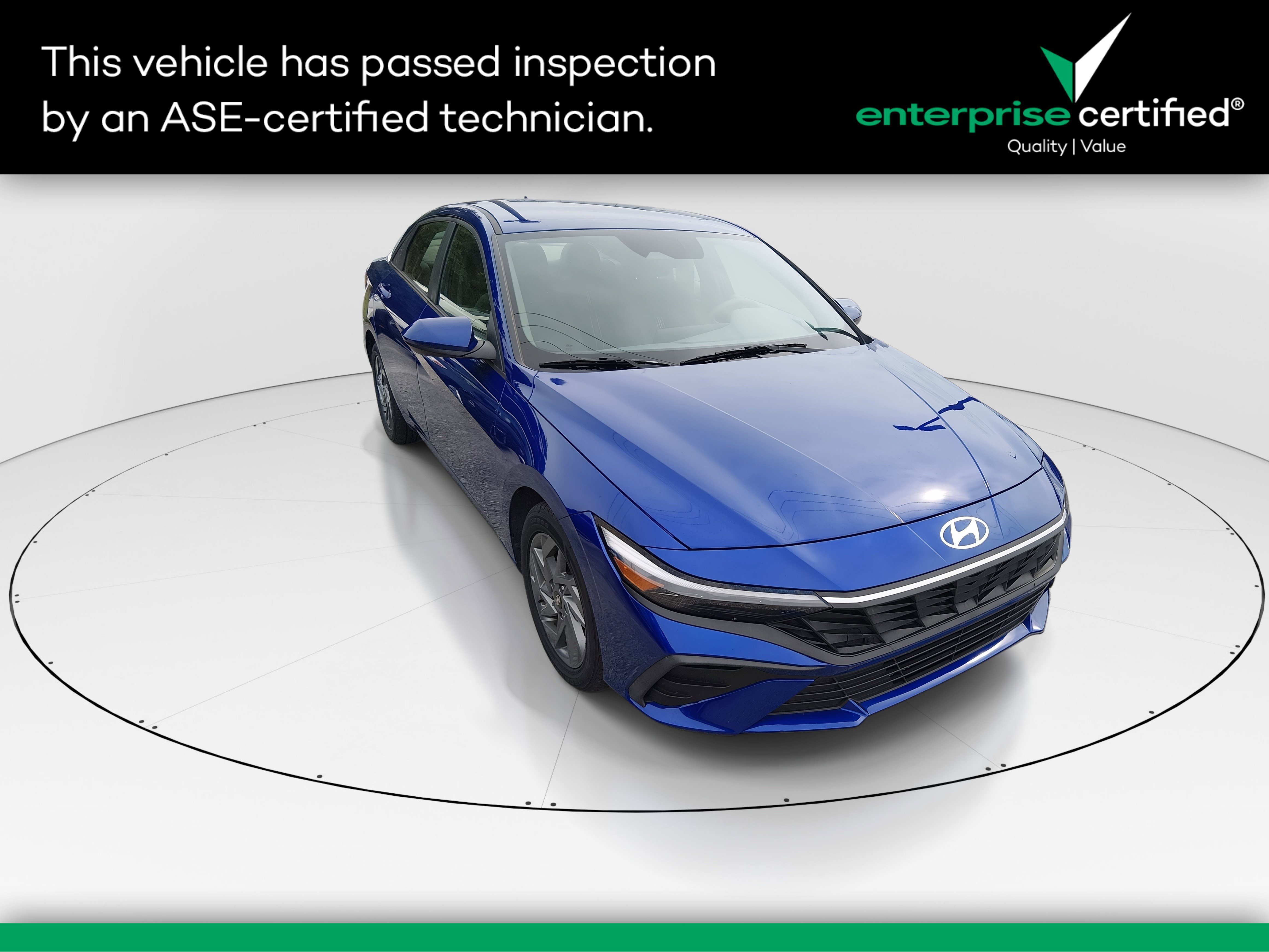 2024 Hyundai Elantra SEL IVT — front three-quarter view