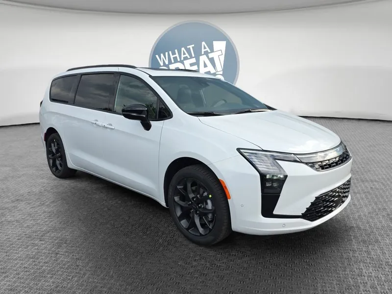 2027 Chrysler Pacifica Limited in Bright White Clearcoat — front three-quarter view