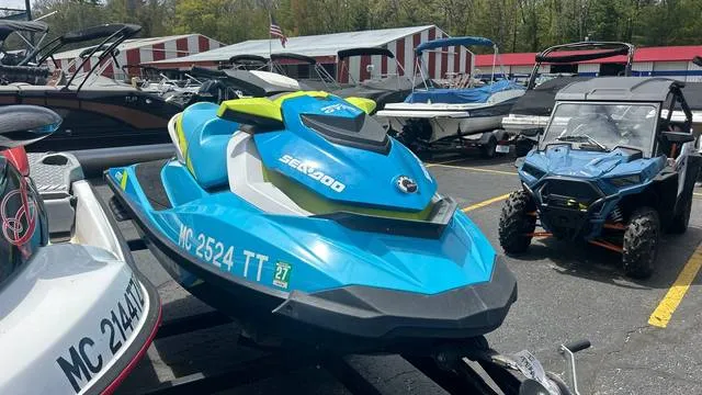 2026 Sea-Doo GTI™ SE 130 iBR — front three-quarter view