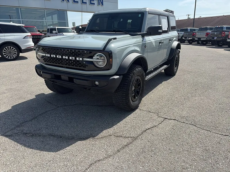 2022 Ford Bronco Wildtrak Advanced in Cactus Gray — front three-quarter view