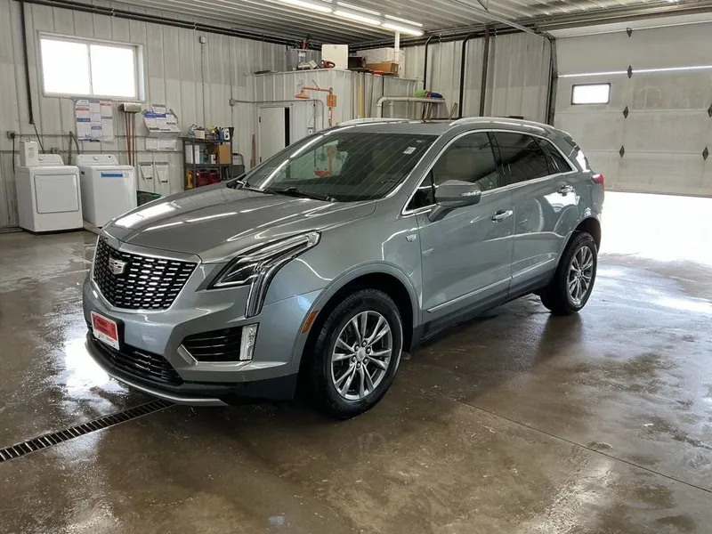 2023 Cadillac XT5 Premium Luxury in Argent Silver Metallic — front three-quarter view