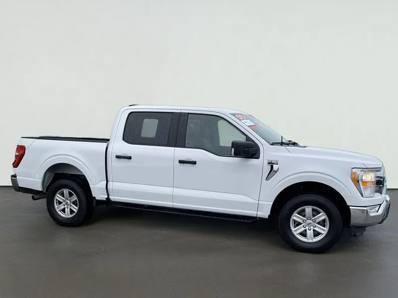 2021 Ford F-150 XLT in .White — front three-quarter view