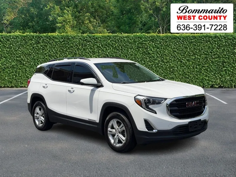 2020 GMC Terrain FWD 4dr SLE in Summit White — front three-quarter view