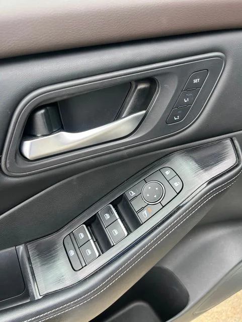 2023 Nissan Rogue — photo 11 view