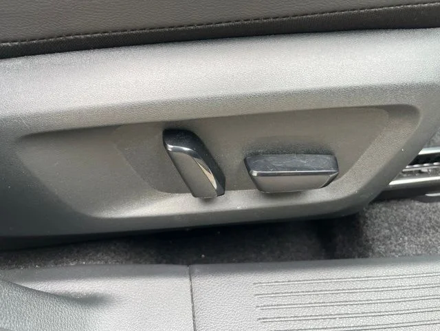 2023 Nissan Rogue — photo 21 view