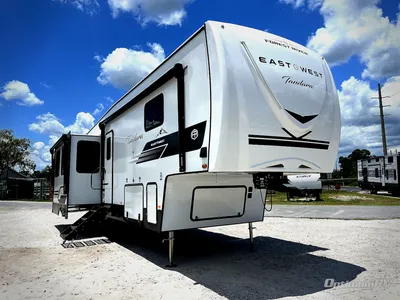 2027 East to West Tandara