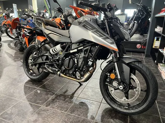 2026 KTM 250 Duke — front three-quarter view
