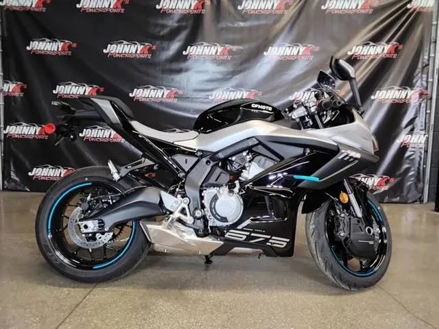 2026 CFMOTO 675SS — front three-quarter view