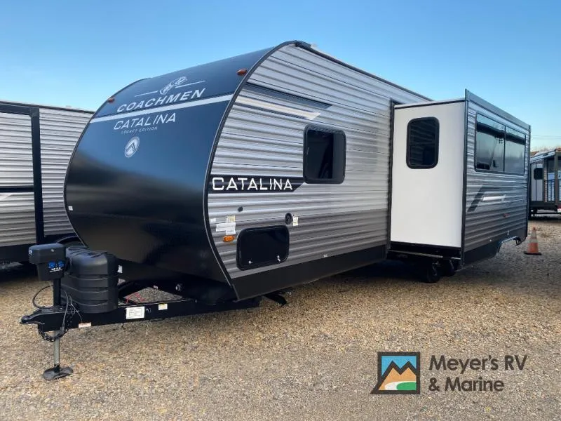 2026 Coachmen RV Catalina Legacy 273DBHCK — front three-quarter view