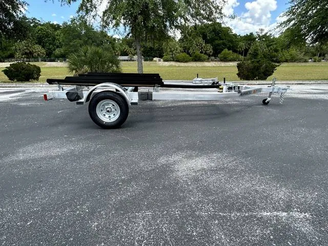 2025 Magic Tilt DOUBLE PWC — front three-quarter view