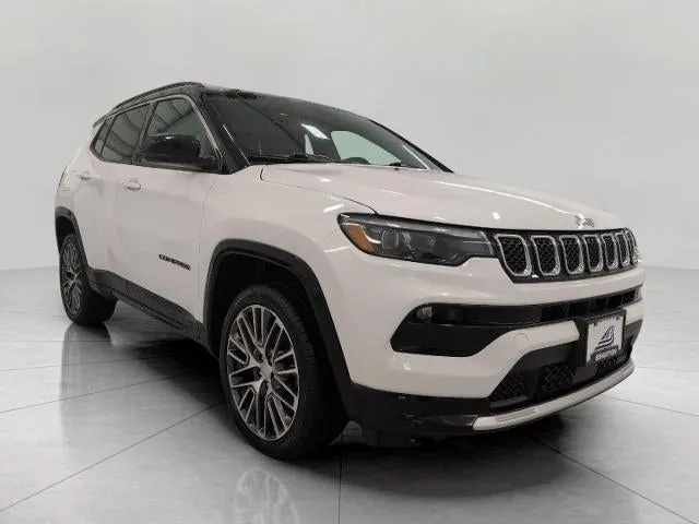 2023 Jeep Compass Limited 4x4 in Bright White Clearcoat — front three-quarter view