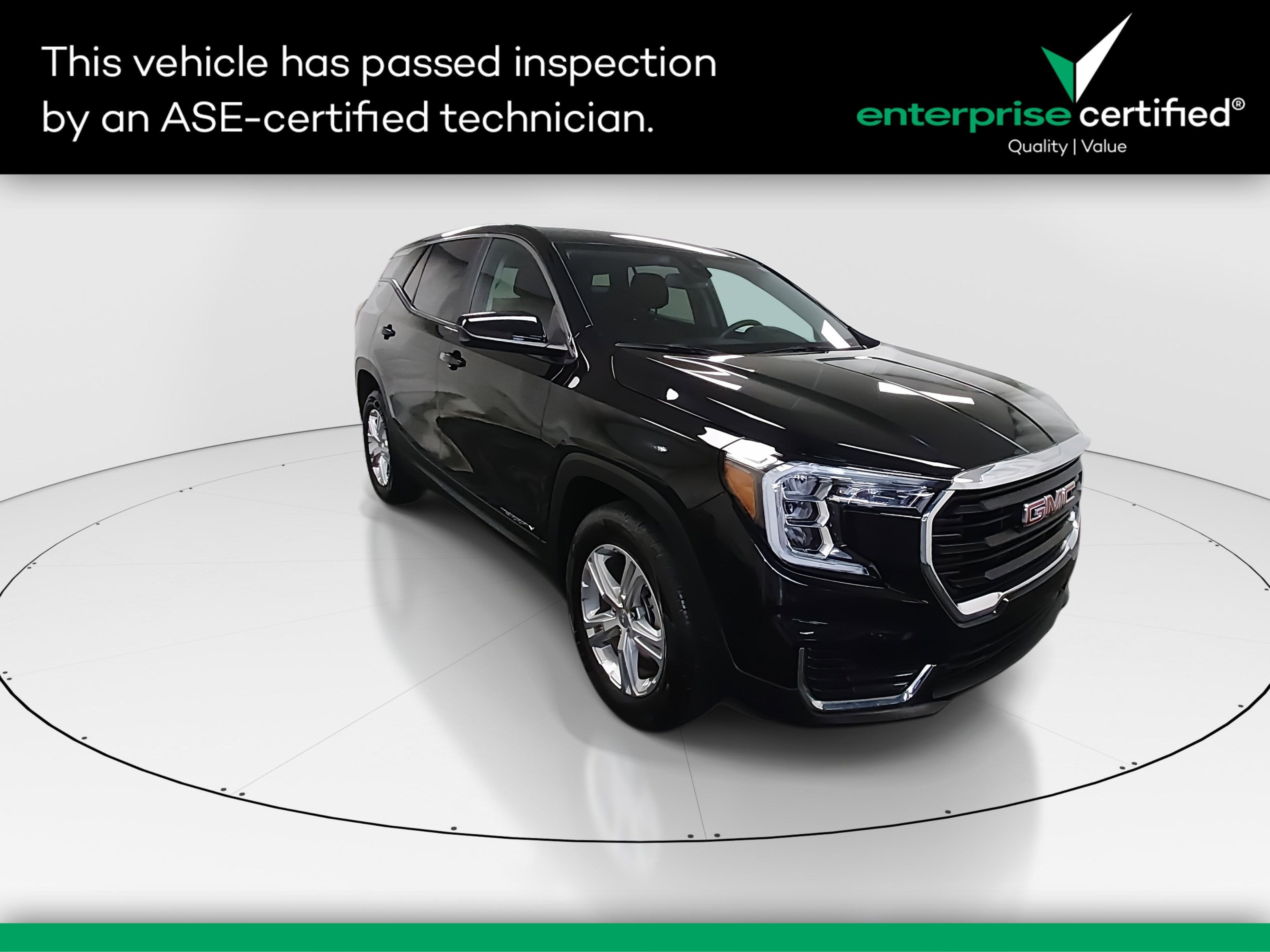 2024 GMC Terrain FWD 4dr SLE — front three-quarter view