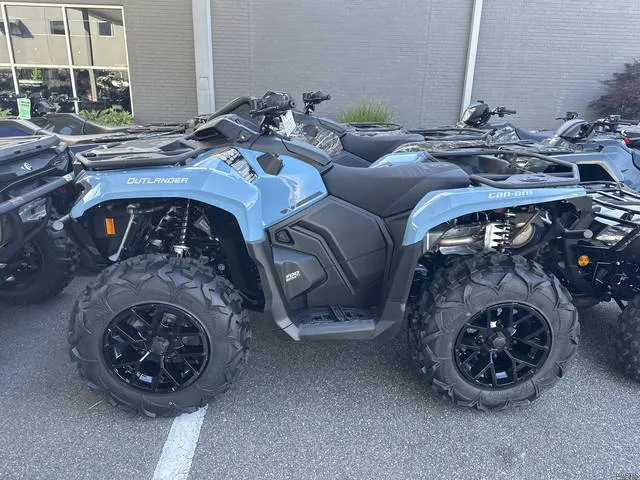 2026 Can-Am® Outlander XT 700 — front three-quarter view