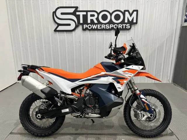 2026 KTM 890 Adventure R — front three-quarter view