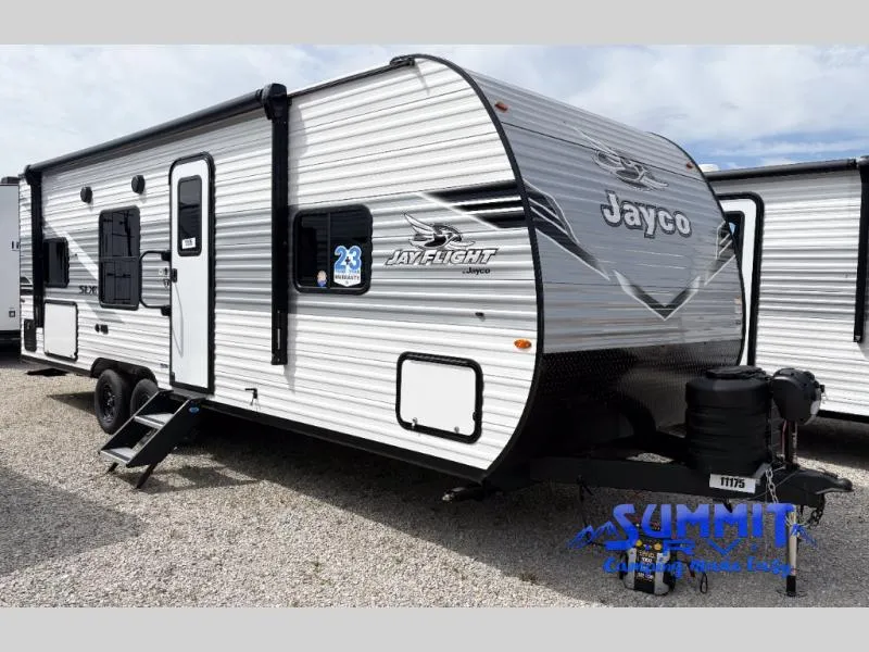 2026 Jayco Jay Flight SLX 260BH — front three-quarter view