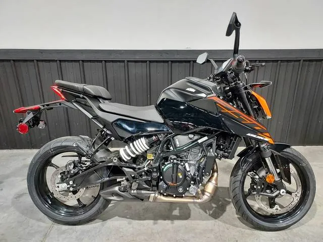 2026 KTM 250 Duke — front three-quarter view