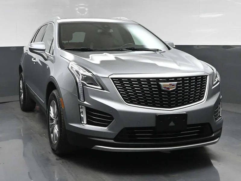 2023 Cadillac XT5 Premium Luxury in Argent Silver Metallic — front three-quarter view
