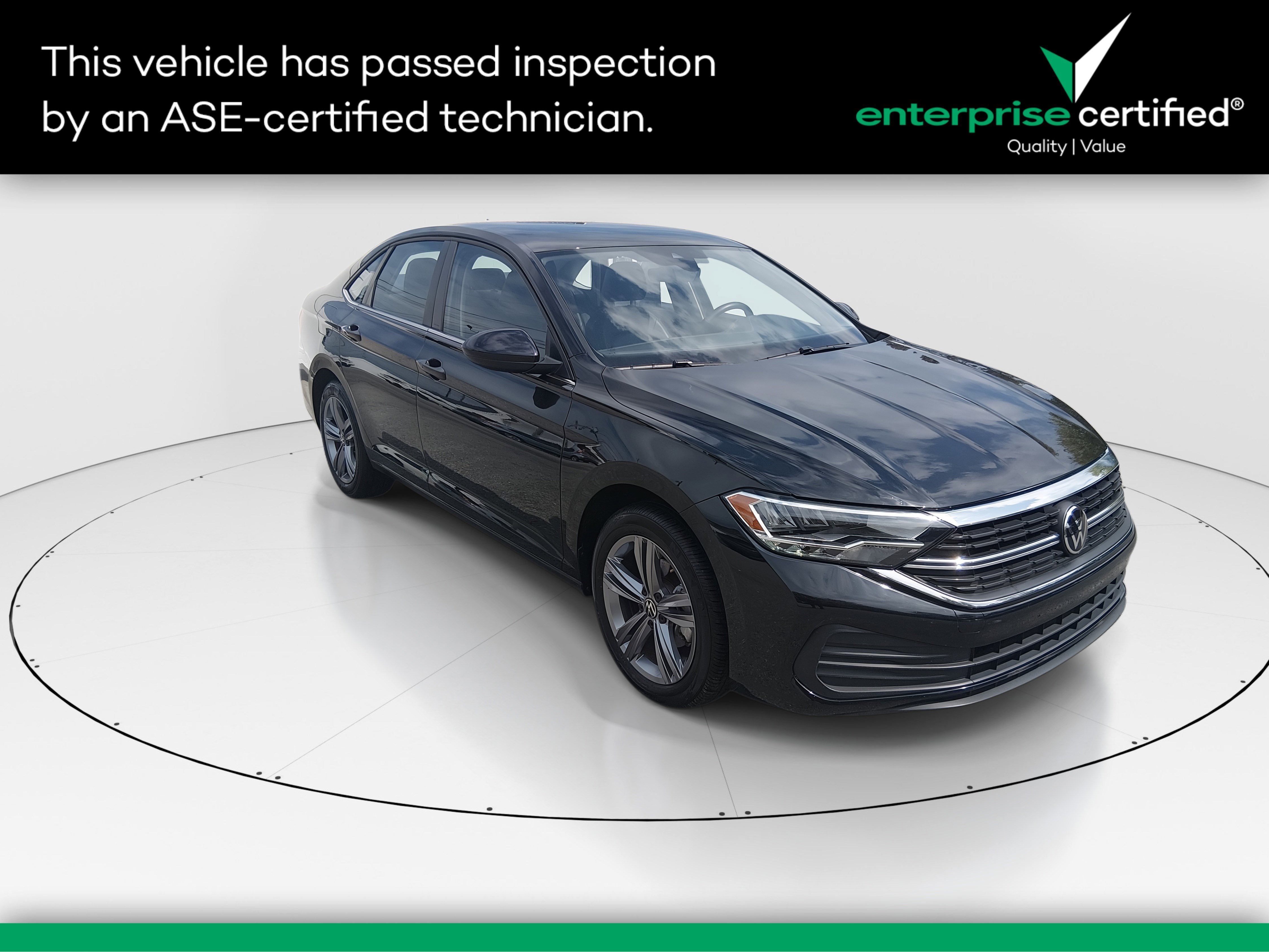 2024 Volkswagen Jetta SE Auto — front three-quarter view